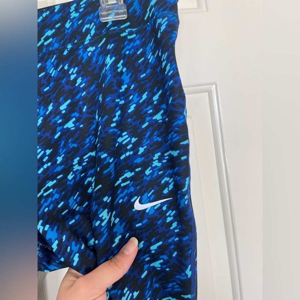 Nike Dri-Fit tight fit crop length blue leggings L - Picture 3 of 9
